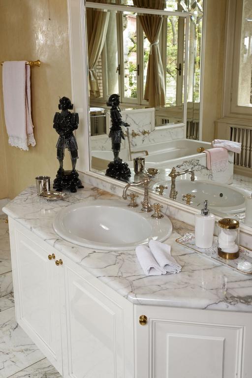 V Bed & Breakfast Brescia