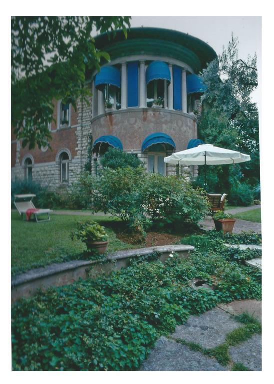 V Bed & Breakfast Brescia